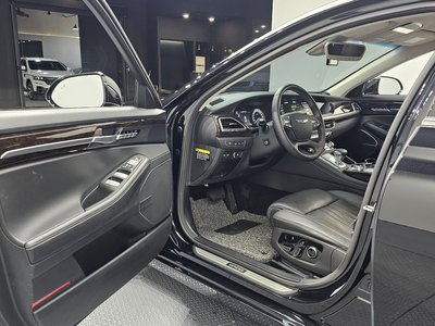 2021 Genesis G90 thumbnail 13