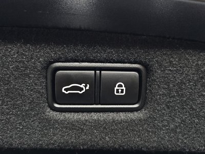 2021 Genesis G90 thumbnail 26