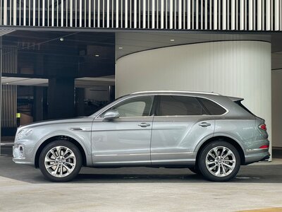 BENTLEY BENTAYGA - 5
