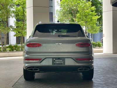BENTLEY BENTAYGA - 6