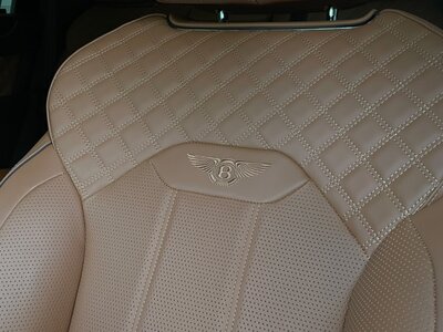 BENTLEY BENTAYGA - 10