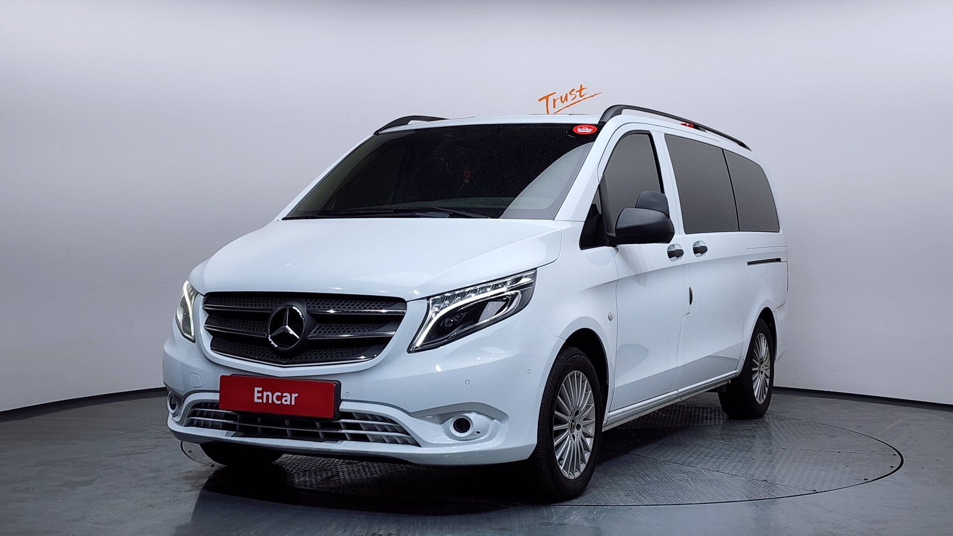 MERCEDES-BENZ V-CLASS - View 1