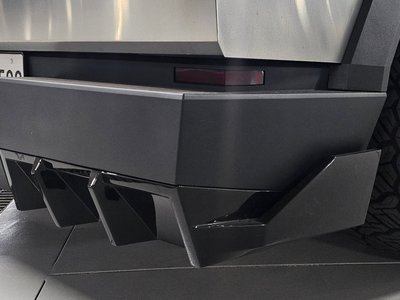 TESLA CYBERTRUCK - 5