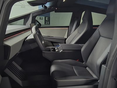 TESLA CYBERTRUCK - 10