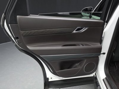 2022 Genesis GV80 thumbnail 15