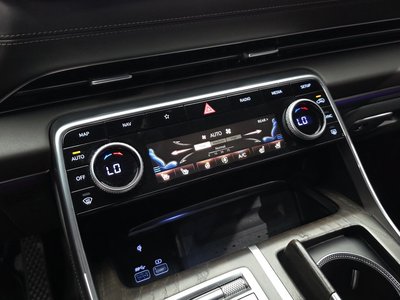 2022 Genesis GV80 thumbnail 23