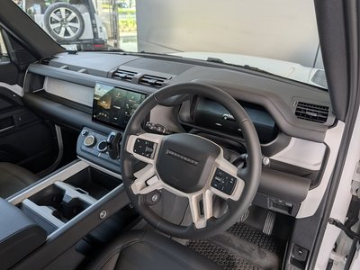 LAND ROVER DEFENDER - 3