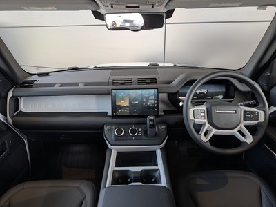 LAND ROVER DEFENDER - 10