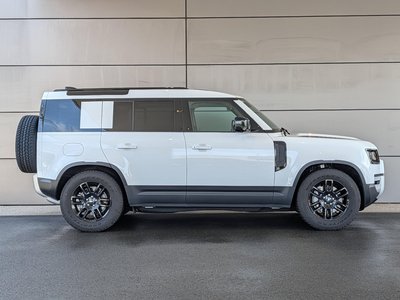 LAND ROVER DEFENDER - 8