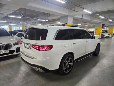 MERCEDES-BENZ GLS - 10
