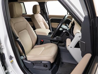 LAND ROVER DEFENDER - 10