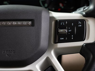 LAND ROVER DEFENDER - 4