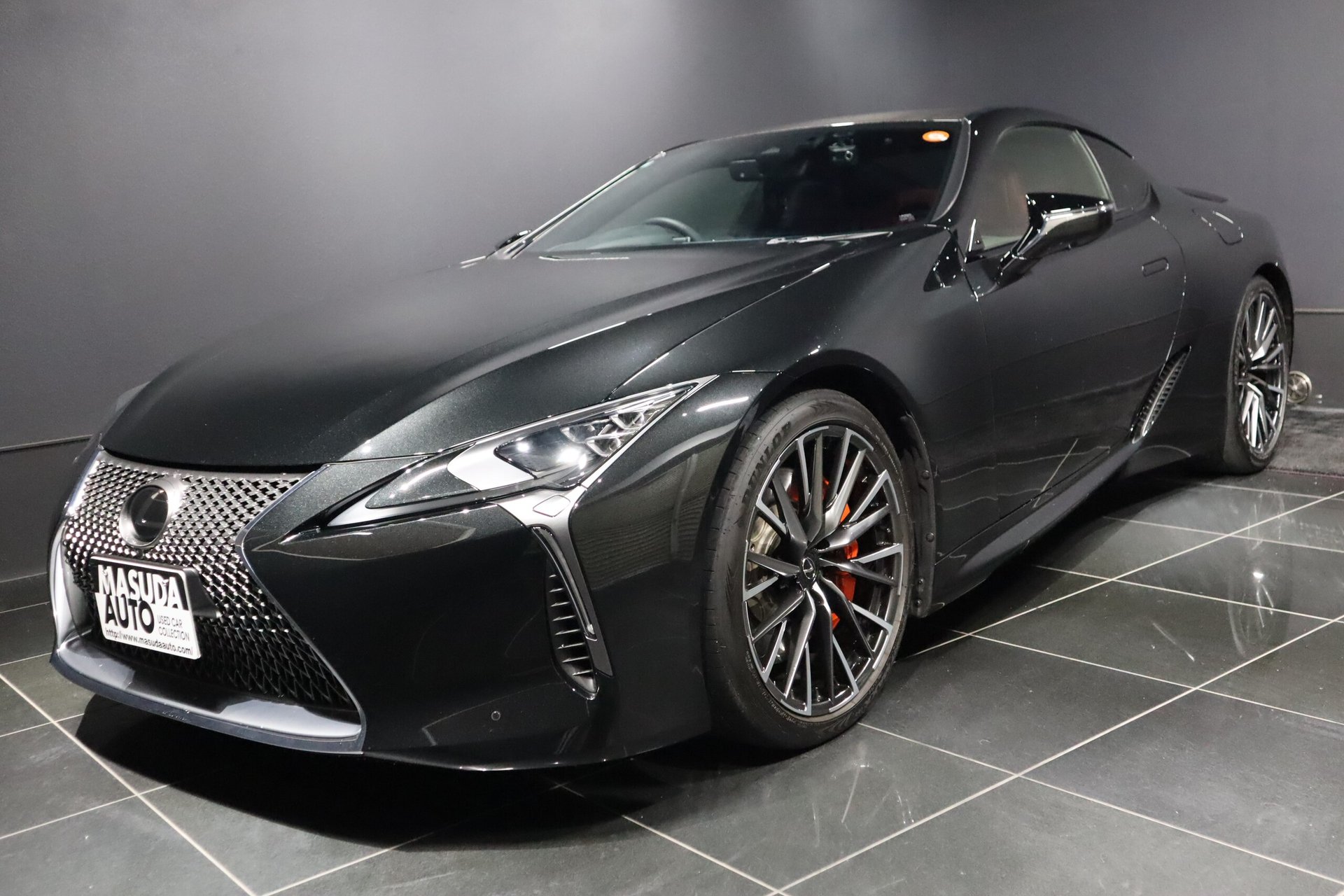 LEXUS LC - View 1