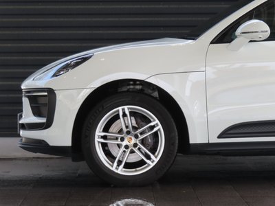 PORSCHE MACAN - 5