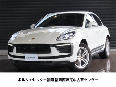 PORSCHE MACAN - 1