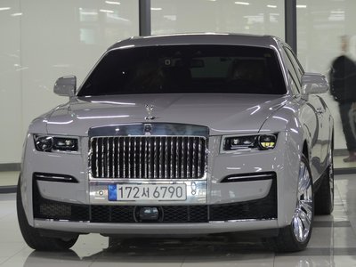 ROLLS-ROYCE GHOST