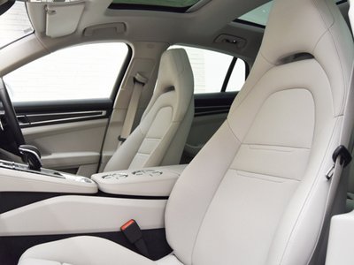 PORSCHE PANAMERA - 9