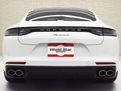 PORSCHE PANAMERA - 4