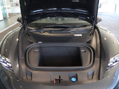 2023 Porsche TAYCAN — миниатюра 11