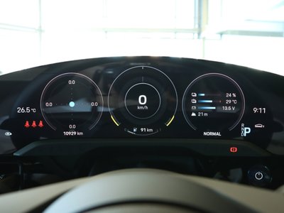 2023 Porsche TAYCAN — миниатюра 14