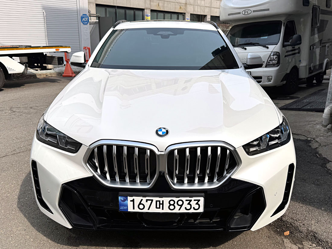 BMW X6 - View 1