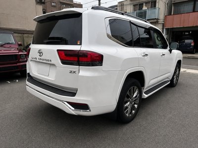 2023 Toyota LAND CRUISER 300 — фото 6