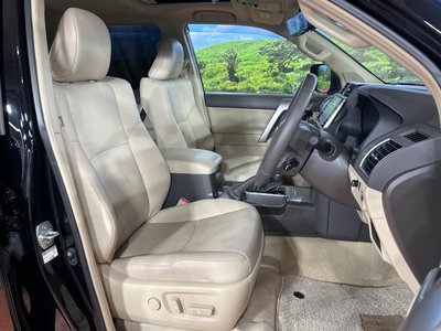 TOYOTA LAND CRUISER PRADO - 7