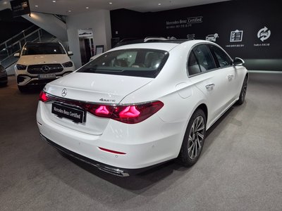 MERCEDES-BENZ E-CLASS - 5
