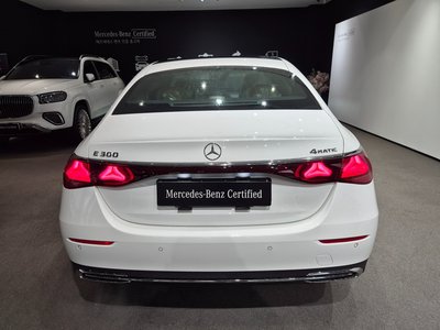 MERCEDES-BENZ E-CLASS - 3