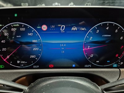 MERCEDES-BENZ E-CLASS - 8