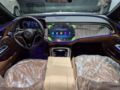 MERCEDES-BENZ E-CLASS - 4