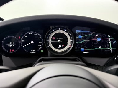 2024 Porsche 911 — миниатюра 24