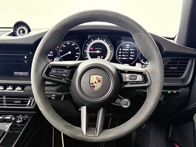 2024 Porsche 911 — миниатюра 21