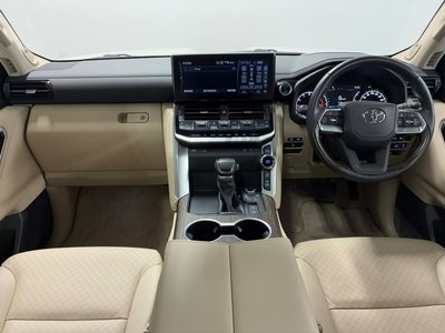 TOYOTA LAND CRUISER 300 - 2