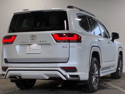 TOYOTA LAND CRUISER 300 - 6