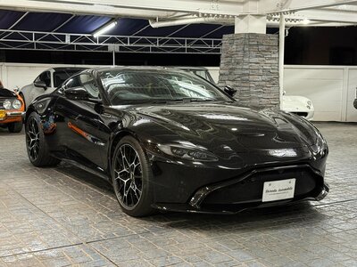 ASTON MARTIN VANTAGE