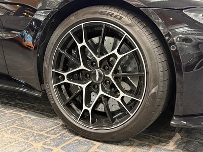 ASTON MARTIN VANTAGE - 10