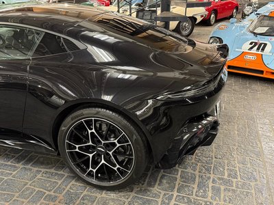 ASTON MARTIN VANTAGE - 8