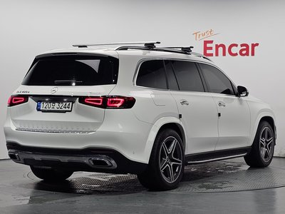 2022 Mercedes-BENZ GLS — фото 2