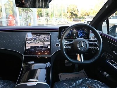 MERCEDES-BENZ EQE - 10