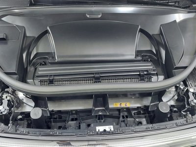 MERCEDES-BENZ EQE - 7