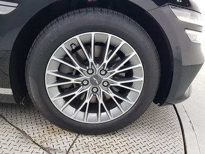 صورة 6 لـ 2023 Genesis G80