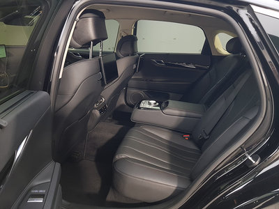 صورة 10 لـ 2023 Genesis G80