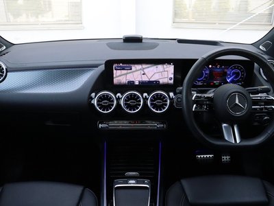 صورة 4 لـ 2025 Mercedes-BENZ EQA