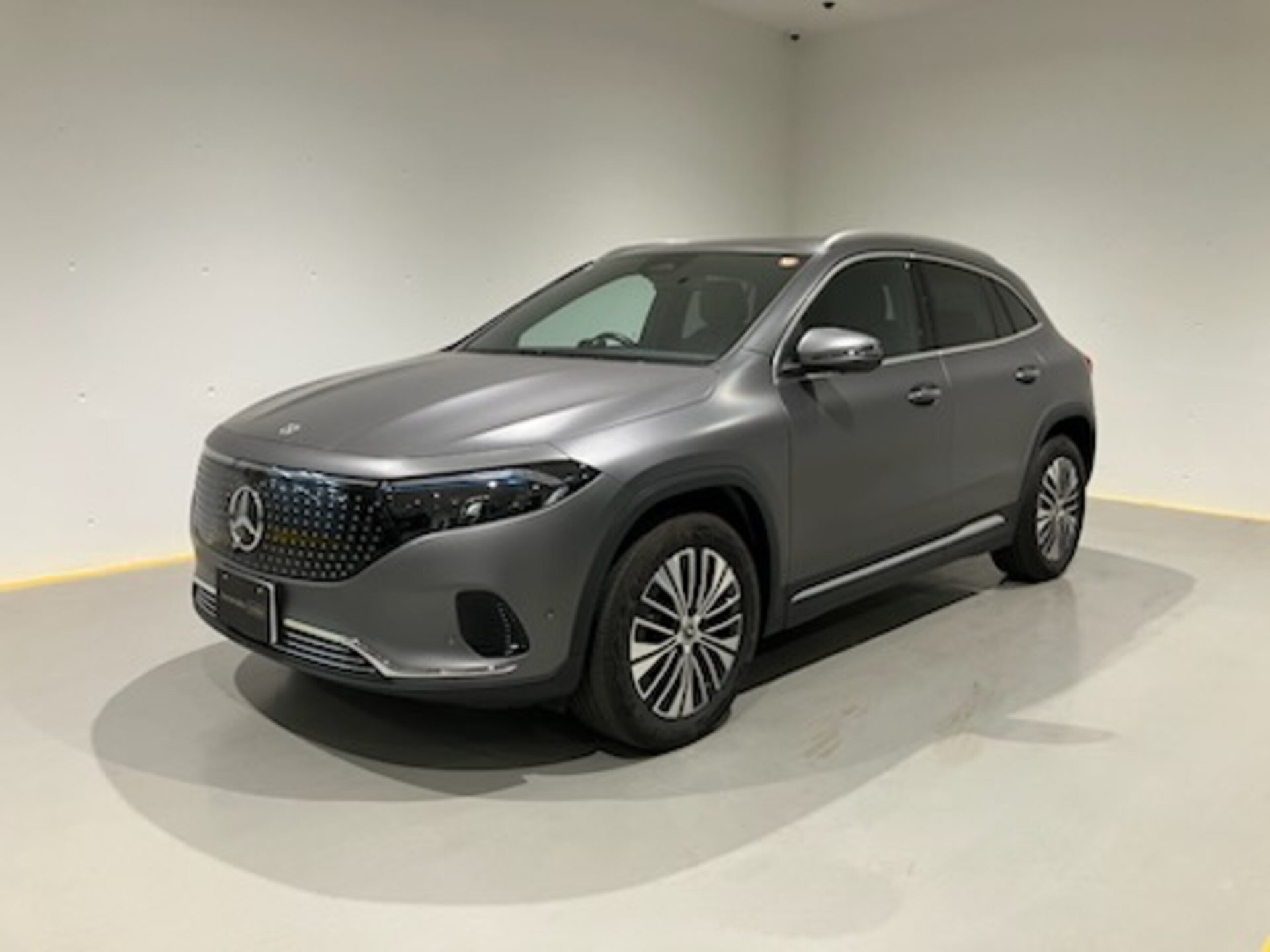 MERCEDES-BENZ EQA - View 1