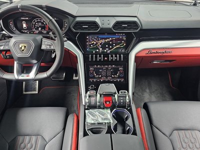 LAMBORGHINI URUS - 5