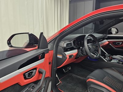 LAMBORGHINI URUS - 10