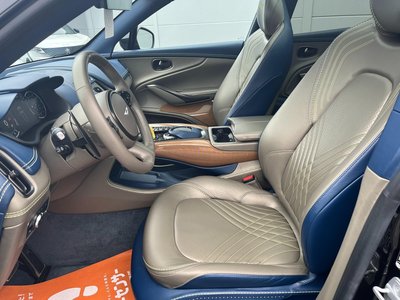 ASTON MARTIN DBX - 8
