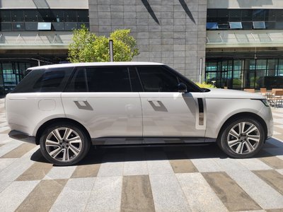 2025 LAND Rover RANGE ROVER photo 7