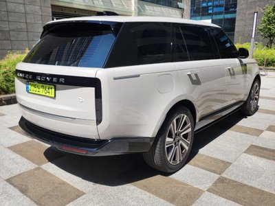 2025 LAND Rover RANGE ROVER photo 4